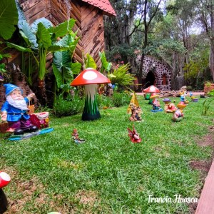 Jardín temático de duendes